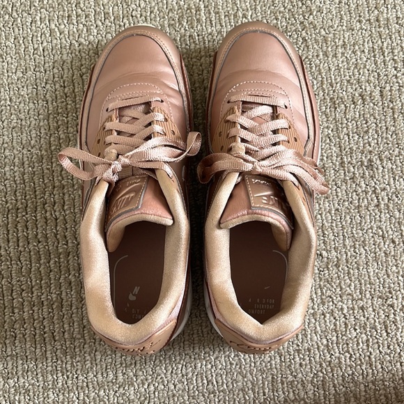 Nike air max rose gold women’s - Picture 5 of 5